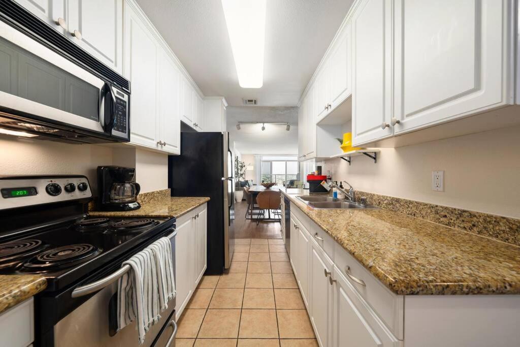Apartment Seabreeze Sky 3bd&2ba Mdr Venice Sm *