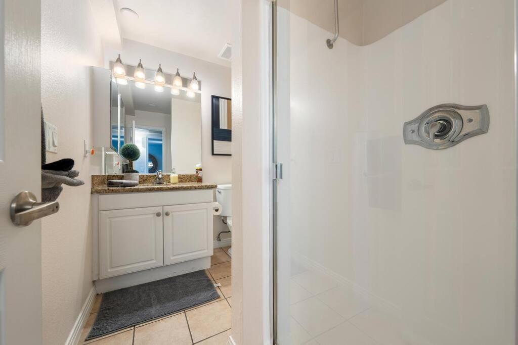 Apartment Seabreeze Sky 3bd&2ba Mdr Venice Sm Los Angeles